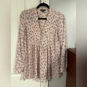 A Pea in the Pod maternity Blush Swan Print Top